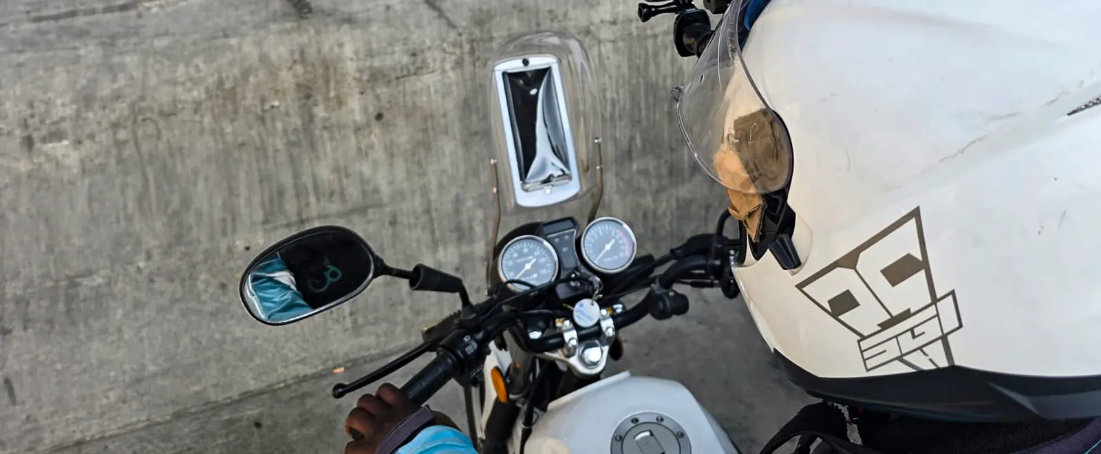 Rider's point of view over the tank showing the EyesUp dock in the forward sightline