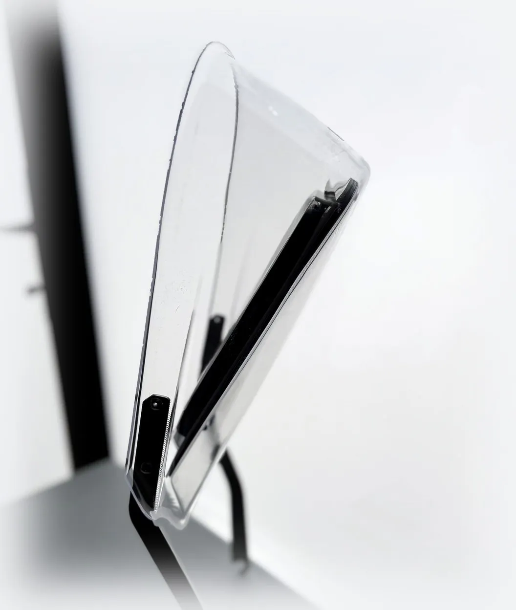 EyesUp dock, opposite side profile